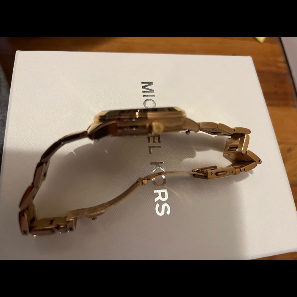 Michael Kors Multifunction Watch Set - Picture 6 of 6
